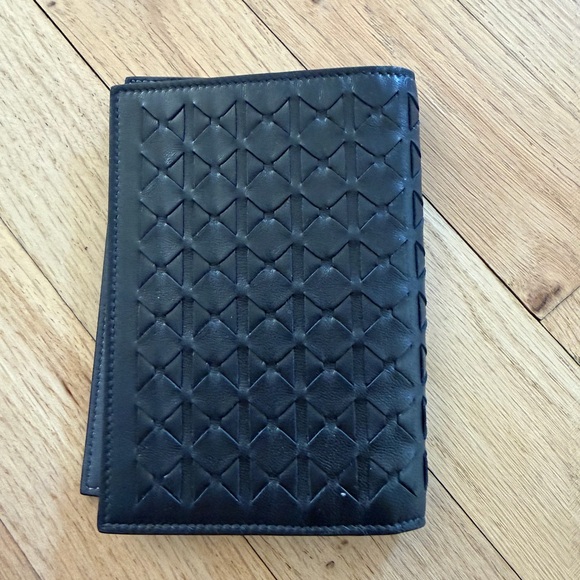 SERAPIAN PASSPORT HOLDER - Picture 3 of 7